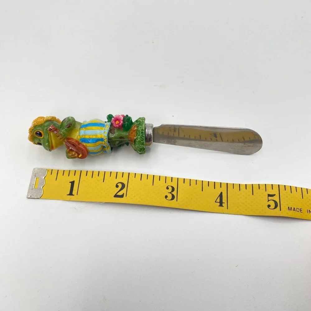 Boston Warehouse Frog Playing Guitar Cheese Spreader Knife Hawaiian Luau Novelty